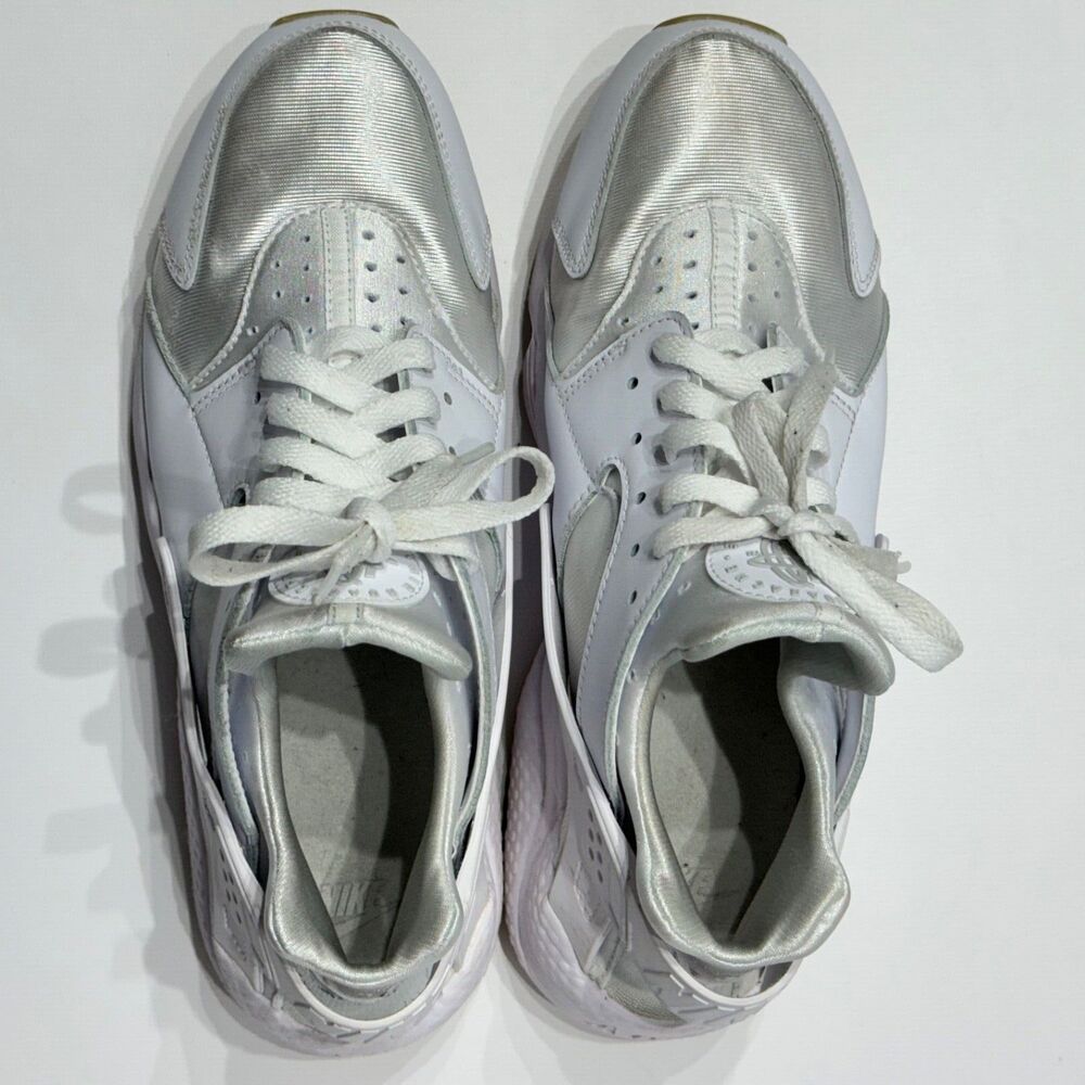 Nike Air Huarache Sneakers Shoes Triple White Gum Soles DR9883-100 Men’s Size 10 - Picture 5 of 8